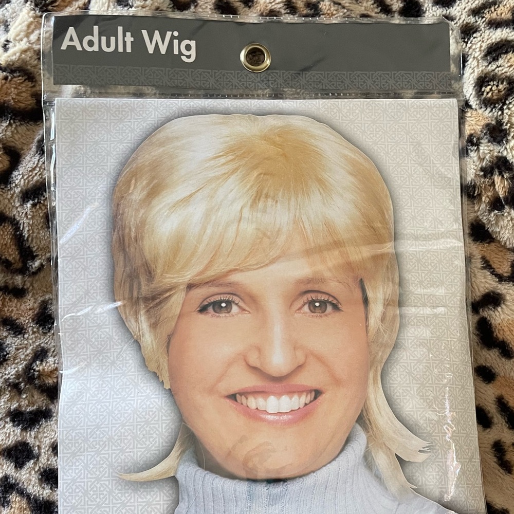 70’s Housewife Blonde Wig Short Shag New Costume